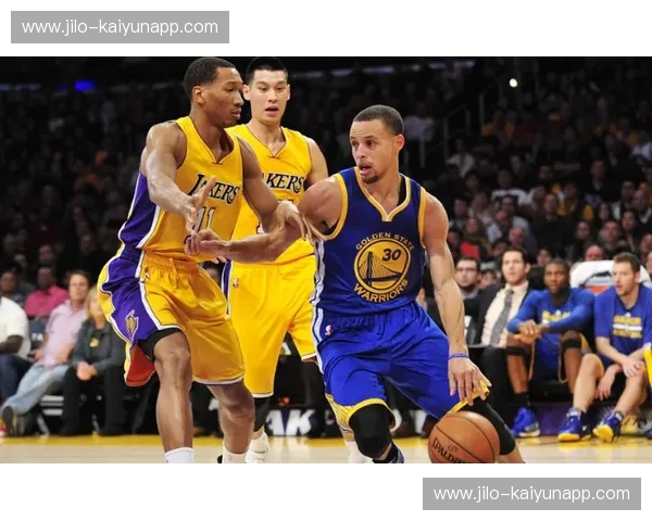 巅峰对决的艺术：为何这场“勇士vs湖人全场回放”是篮球迷必须珍藏的影音圣经？